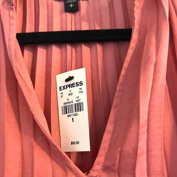 Express Pleated Blouse NWT size small - Picture 2 of 3